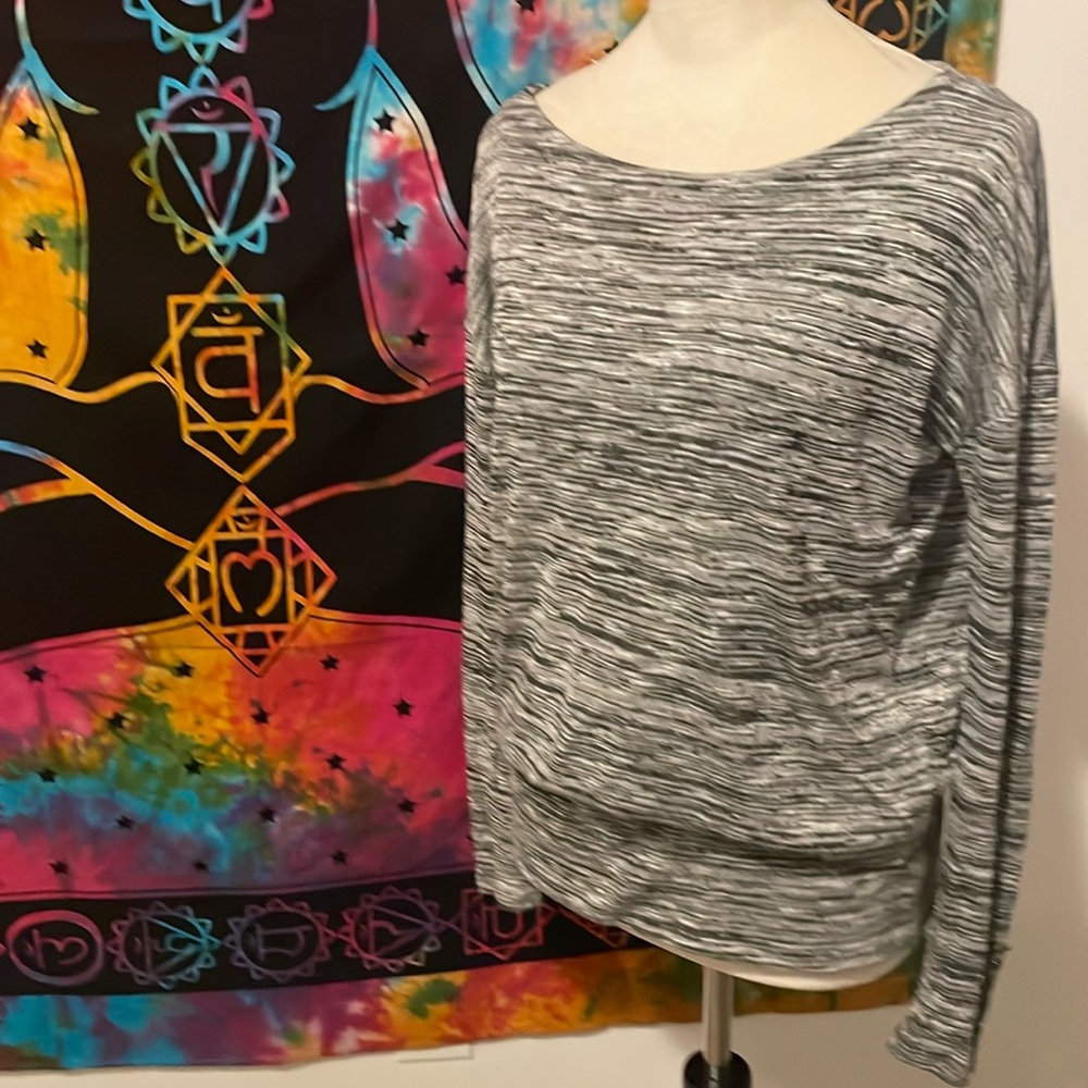 WHBM silver/gray/black/white long sleeve open back top! XS